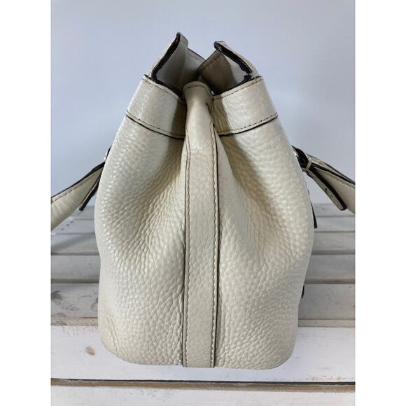 COACH F14686 LARGE IVORY PEBBLED LEATHER SHOULDER BAG WITH CHARM - Picture 2 of 16